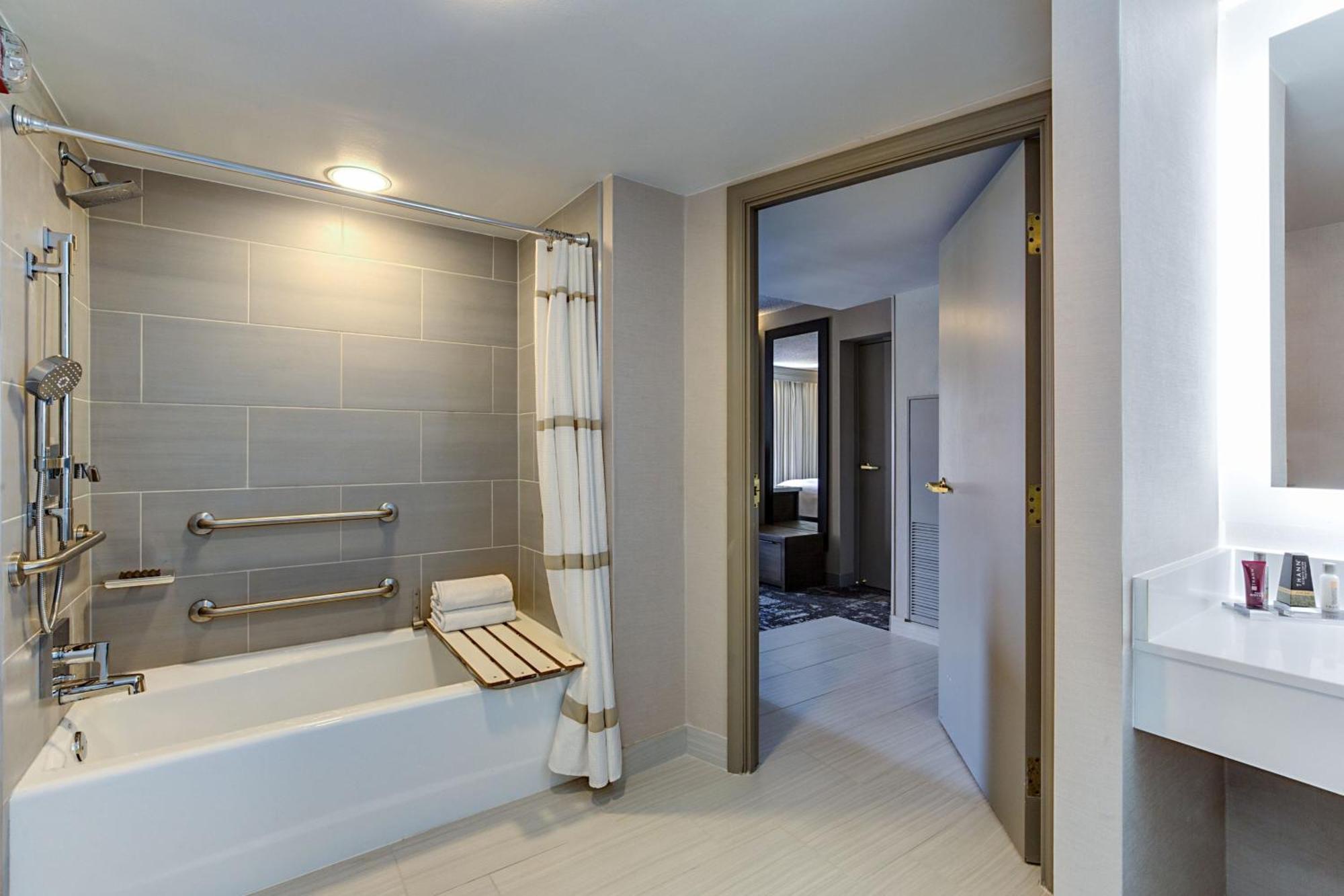 Marriott Dallas Las Colinas Irving Exterior foto